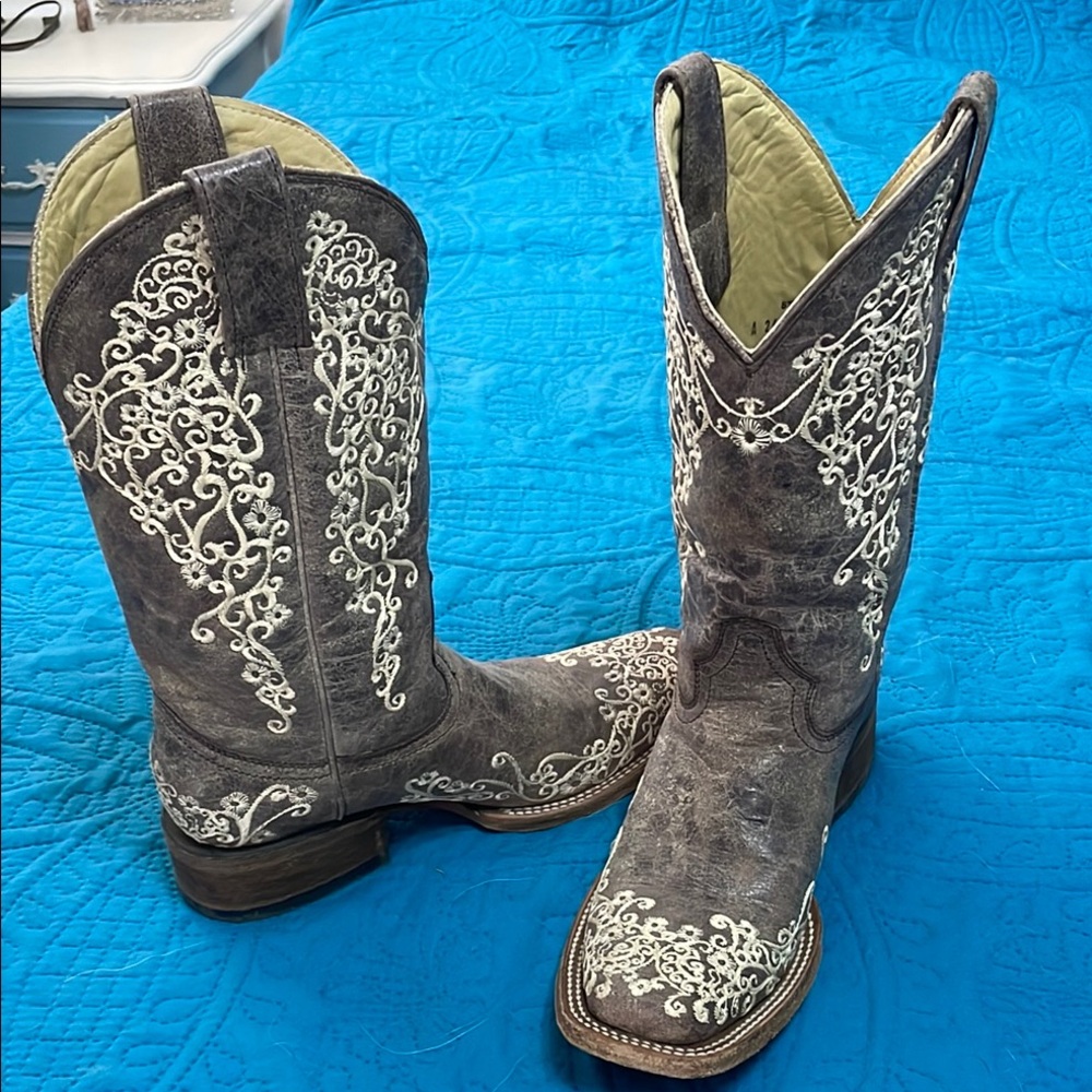 Corral Handcrafted Weathered Gray Cowboy Boots with White Embroidery